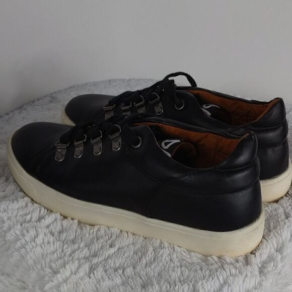 Dirty Laundry Sneakers   - Picture 4 of 6